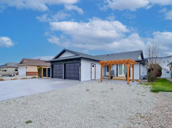 2830 Paris St, Penticton, BC V2A 8G2
