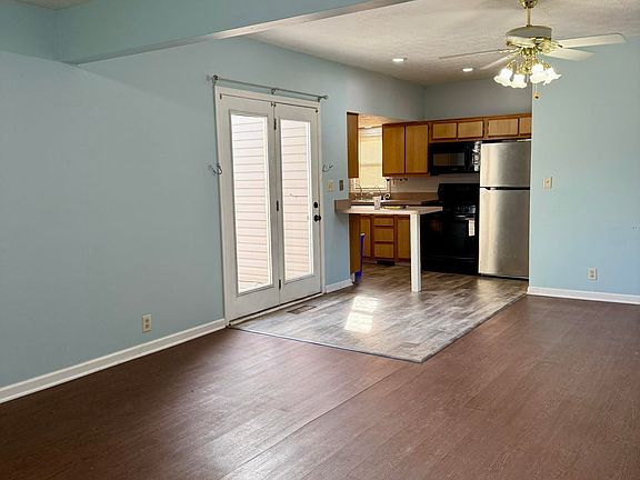 4th image of 2607 W Godman Ave