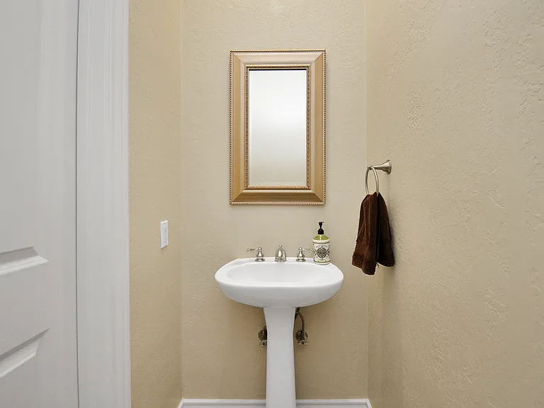 1019 Marconi St — Photo 28
