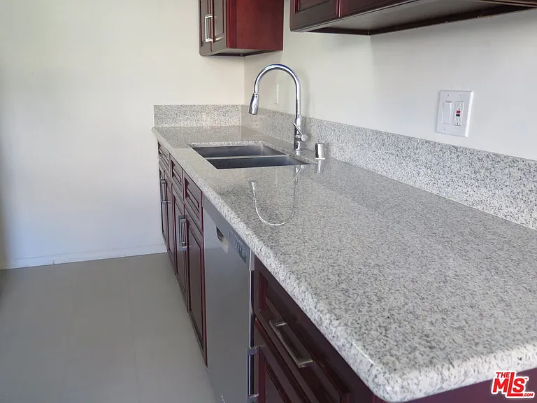 833 N Kingsley Dr #2 — Photo 14