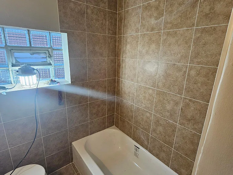 4852 San Francisco Ave — Photo 8