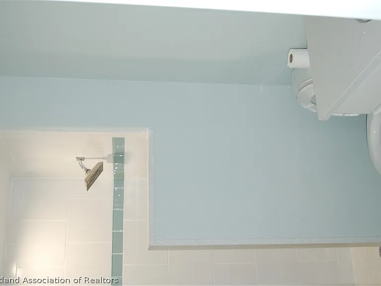 3619 Edgewater Dr — Photo 17