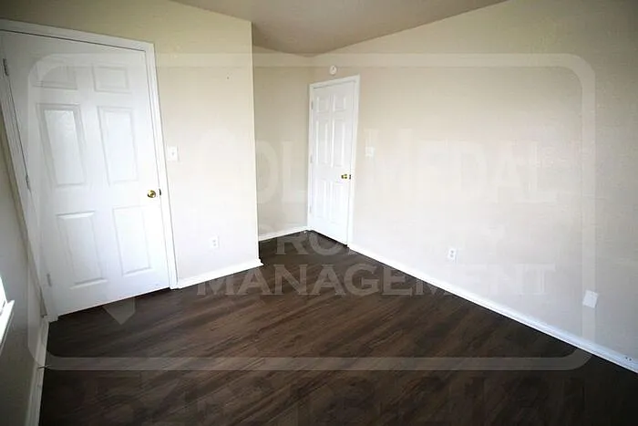 3304 Barcelona Dr — Photo 17