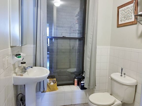 5th image of 39 Saint Marks Pl APT 2