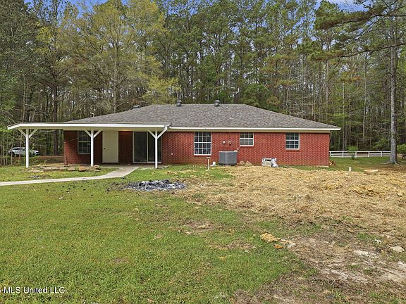 5th image of 413 Michael Dr