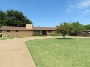 1919 Jaycee Ln, Clinton, OK 73601