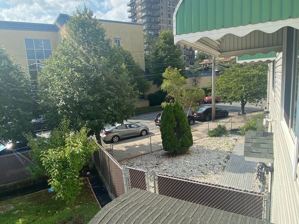 266 Edgewater St Floor 1