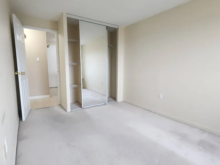 6720 Glen Erin Dr #913 — Photo 12