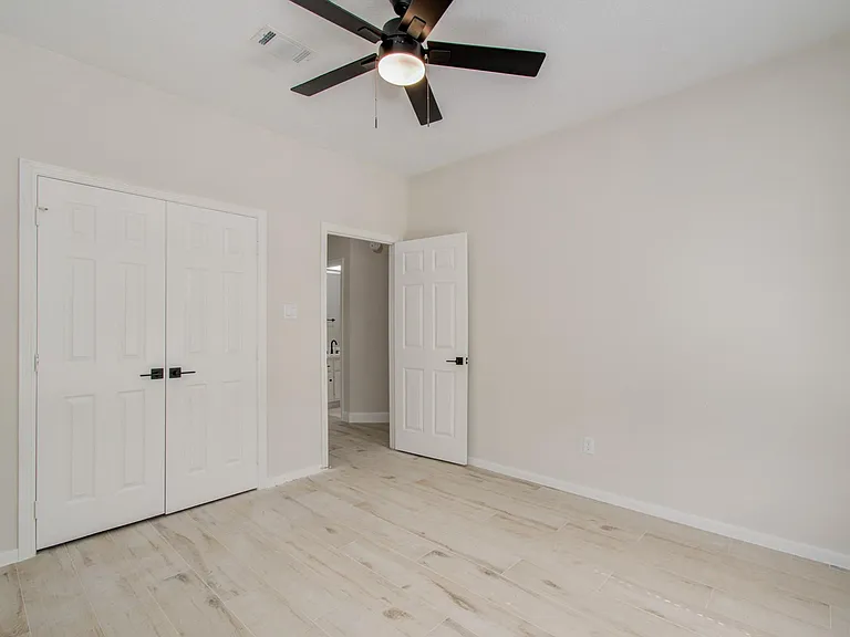 1711 Stone Meadows Ln — Photo 26