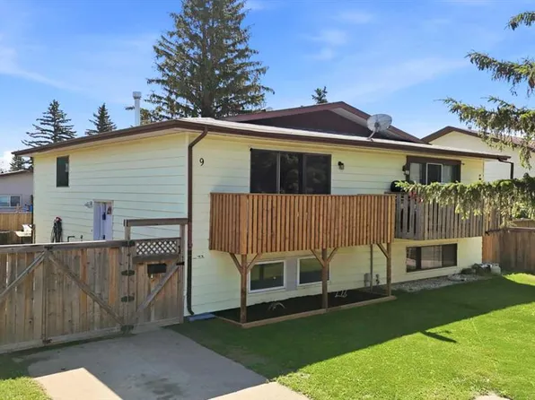 9 W Griffiths Ave, Red Deer, AB T4P 2K6