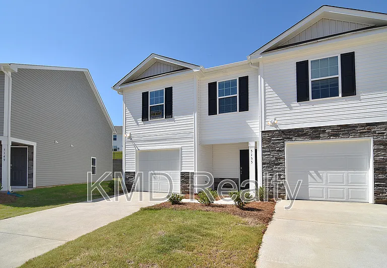 5155 Hyrule Dr — Photo 2