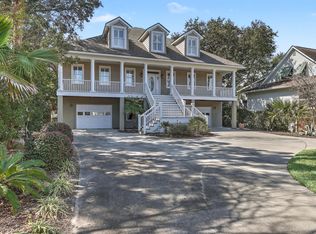 7 Seahorse Ct, Isle Of Palms, SC 29451
