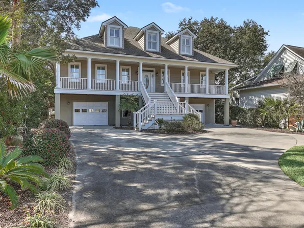 7 Seahorse Ct, Isle Of Palms, SC 29451