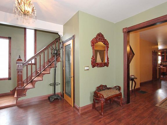 4th image of 101 Des Plaines Ave