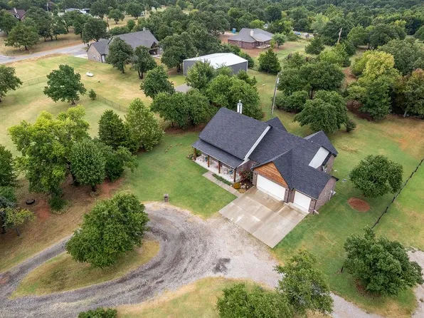 2405 Gina Ct, Guthrie, OK 73044