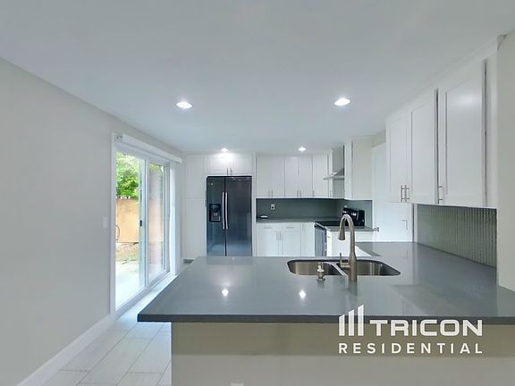 5th image of 15510 12th Ave E