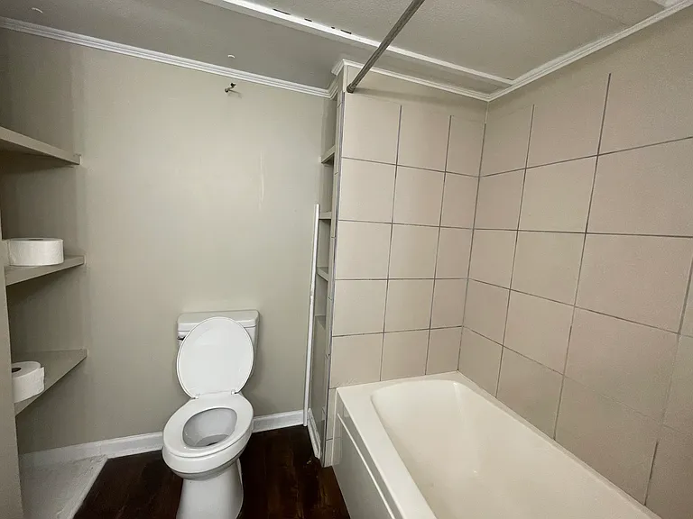 289 S Williams St — Photo 15