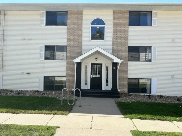 1313 Oakland Rd NE APT 6, Cedar Rapids, IA 52402