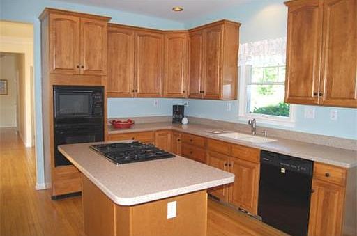 2nd image of 45 Pickman Dr