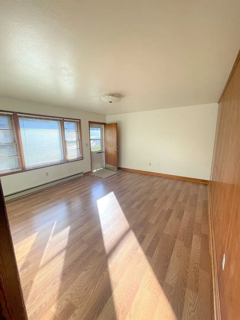211 Owens St. — Photo 4