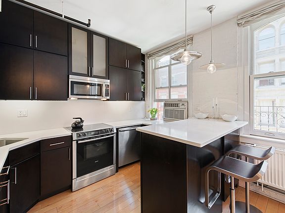 4th image of 108 Wooster St APT 5B