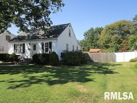 2nd image of 3211 N Twelve Oaks Dr