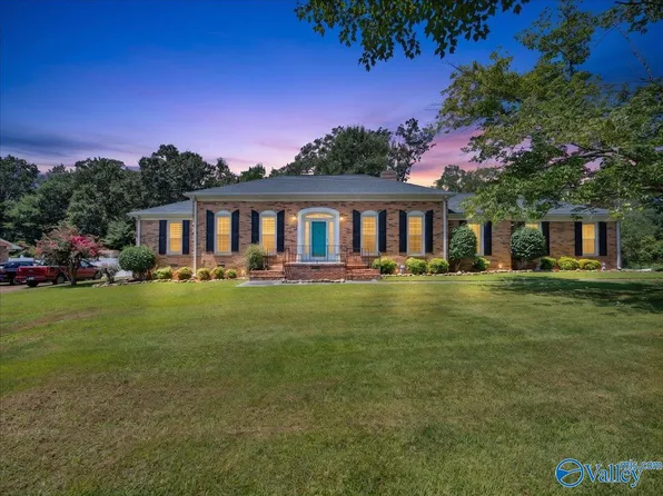 3208 Scenic Dr, Scottsboro, AL 35769