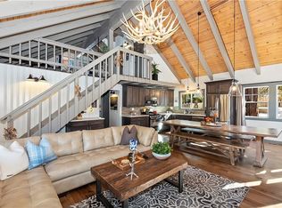 39895 Lakeview Dr, Big Bear Lake, CA 92315