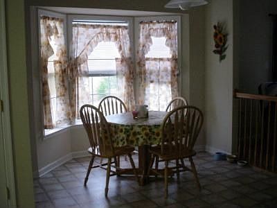 4th image of 272 Truman Dr
