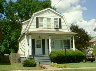 48 Freeman St, Woodbridge, NJ 07095