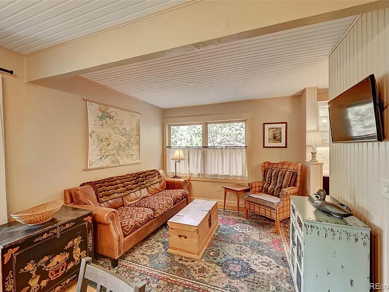 1745 Skyline Rd — Photo 5