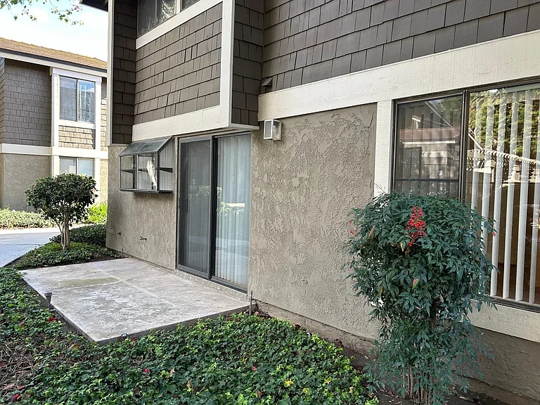 237 Streamwood — Photo 13