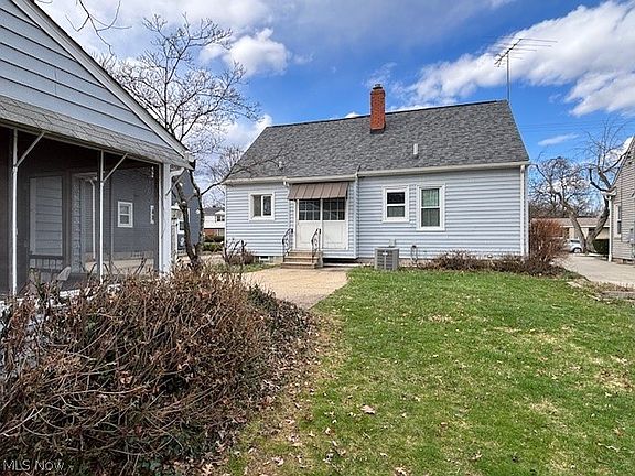 3rd image of 1606 Fairfax Rd