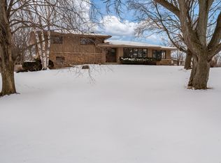 6747 Lynnhurst Ln, Roscoe, IL 61073