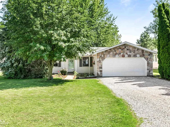 4075 Violet Ave, Saint Clair, MI 48079