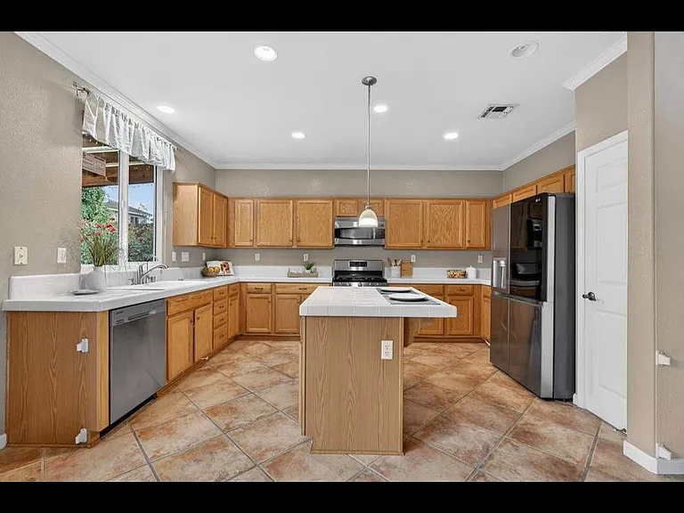 6311 Bluebill Ct — Photo 11