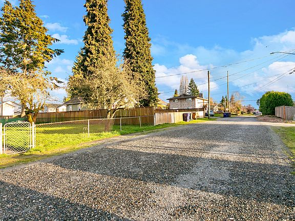 3rd image of 3331 S Alaska St #1