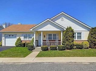 (Undisclosed Address), Oakdale, NY 11769