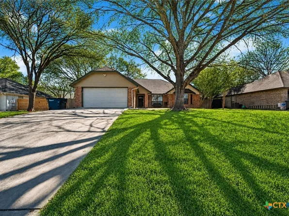 1911 Palace Dr, New Braunfels, TX 78130