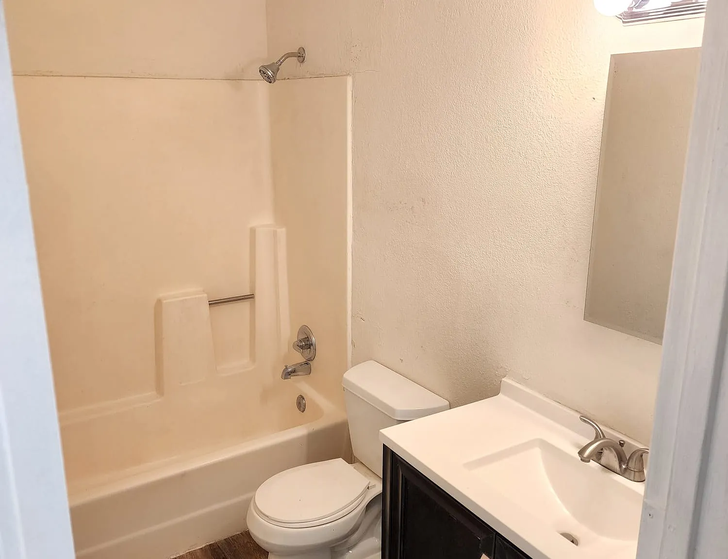 2 bed, 800 sqft, $1,250 — Photo 4
