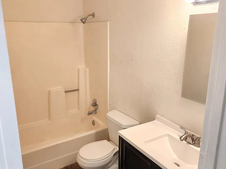 499 E Navajo Ave #4 — Photo 4