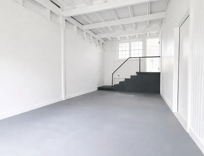 303 Lombardy Ln — Photo 11