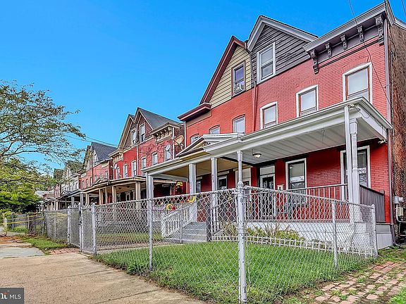 3rd image of 422 Rutherford Ave
