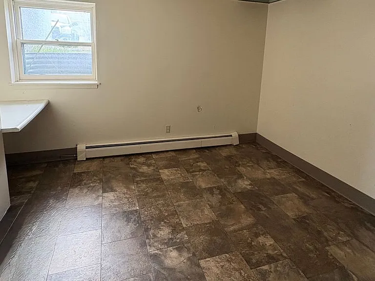 625 Maple St — Photo 2