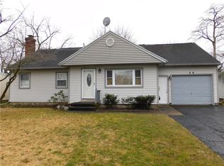 26 Dellwood Dr, East Rochester, NY 14445