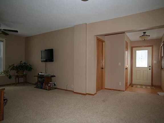 Entrance/Living Room