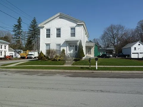 16 W Main St #B — Photo 2