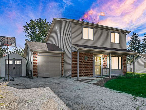 2nd image of 1090 Norwood Ln