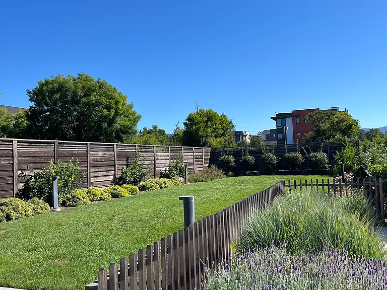 Sepulveda Cir — Photo 23