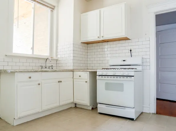 1447 W Argyle St APT 2, Chicago, IL 60640